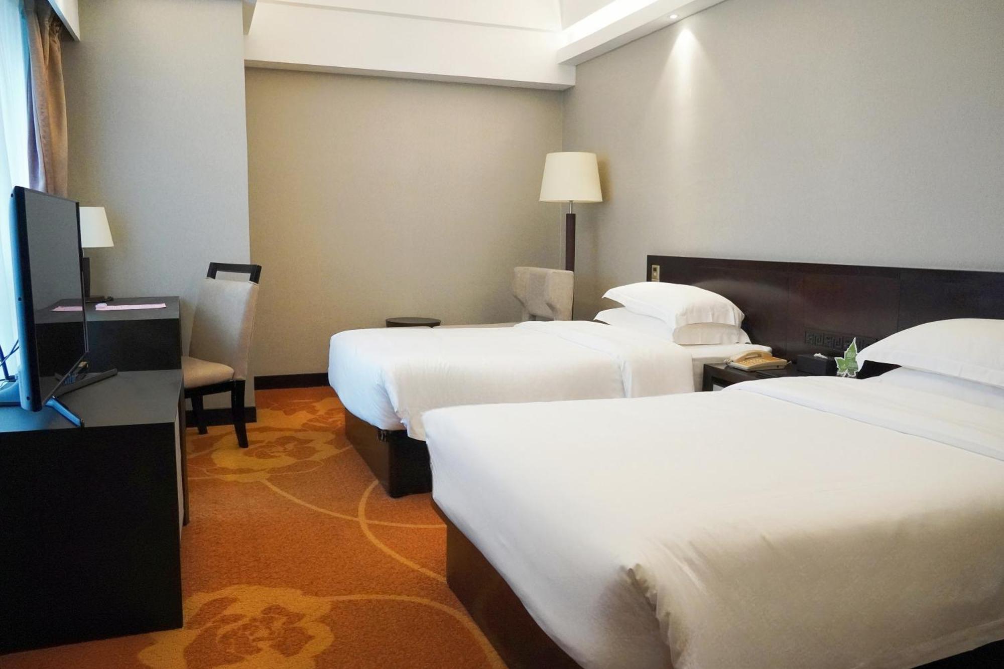Landmark International Hotel Guangzhou Bagian luar foto